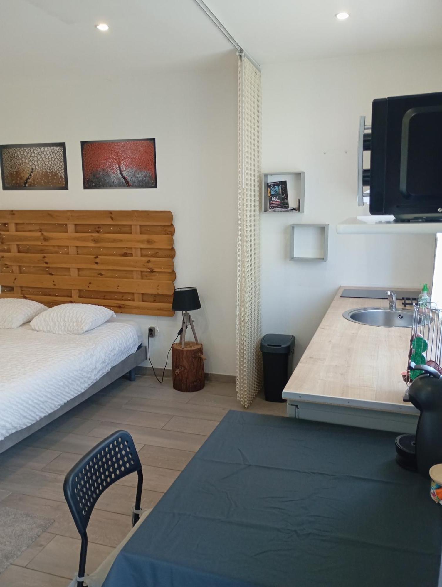 Chambre D'Hotes Les Macarons De Tata Sainte-Eulalie  Eksteriør billede