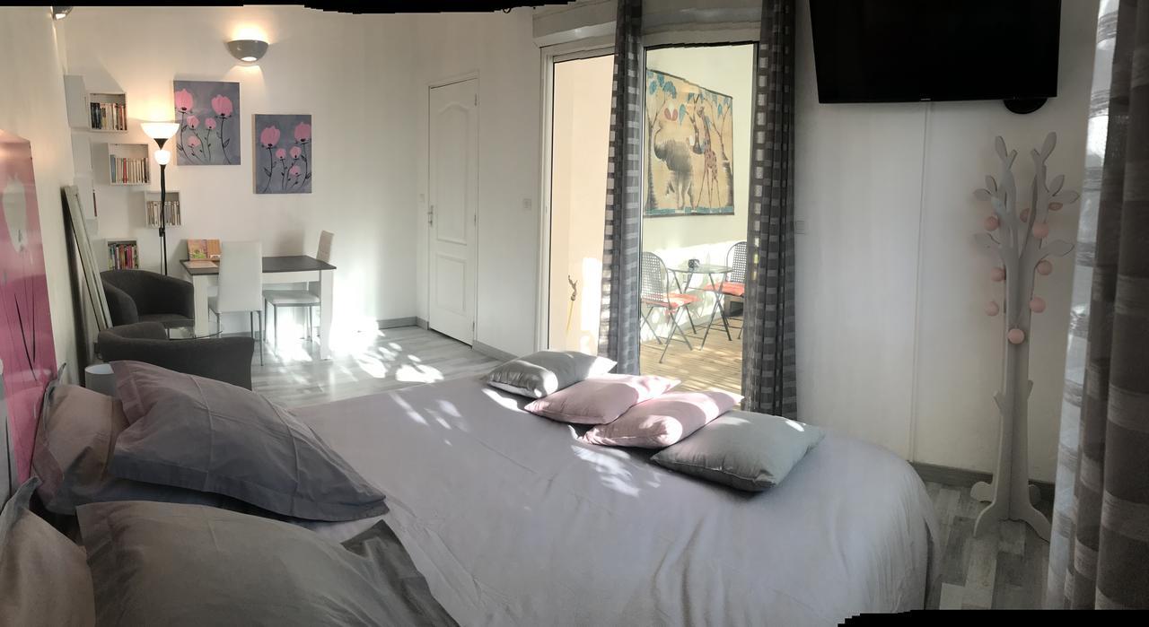 Chambre D'Hotes Les Macarons De Tata Sainte-Eulalie  Eksteriør billede