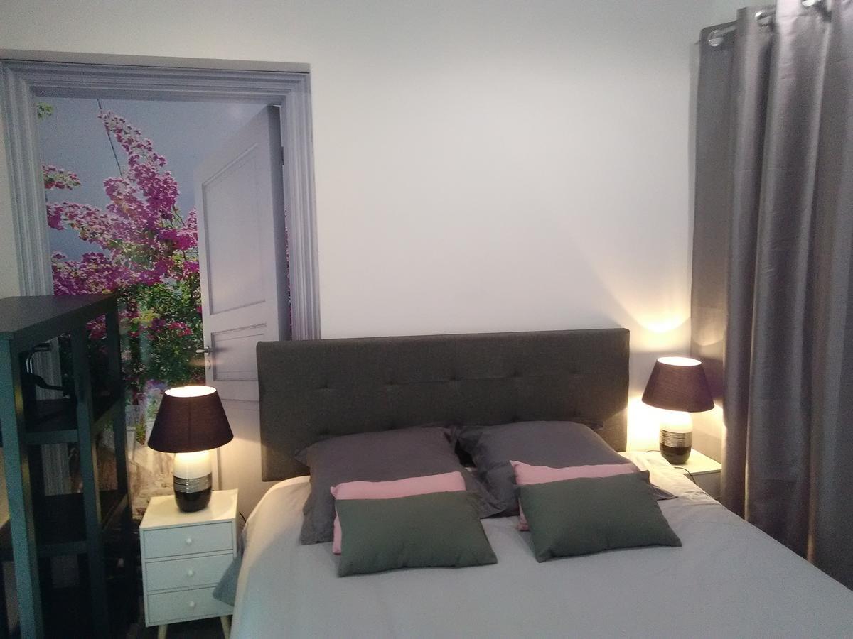 Chambre D'Hotes Les Macarons De Tata Sainte-Eulalie  Eksteriør billede